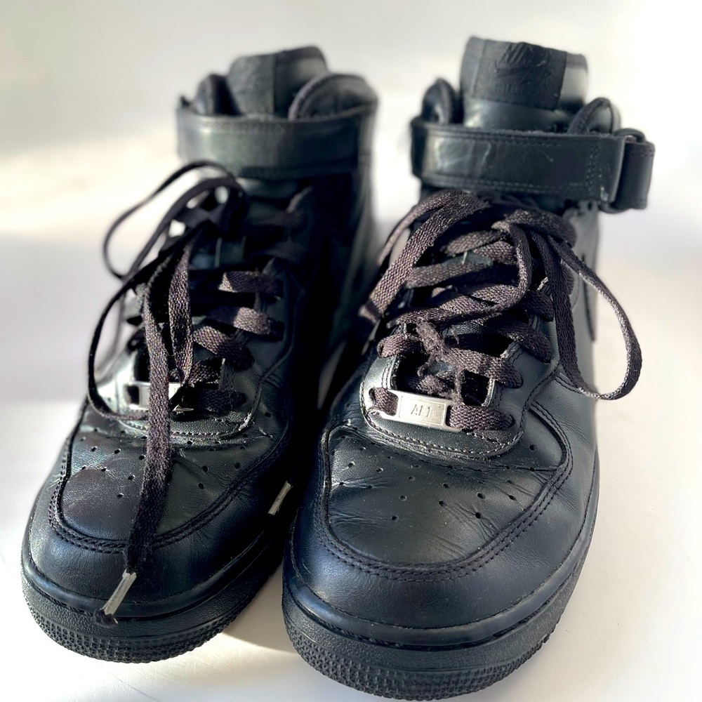 Nike sneakers size 8